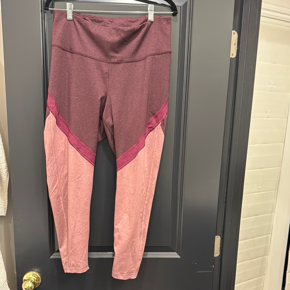 Old Navy Active Burgundy Leggings